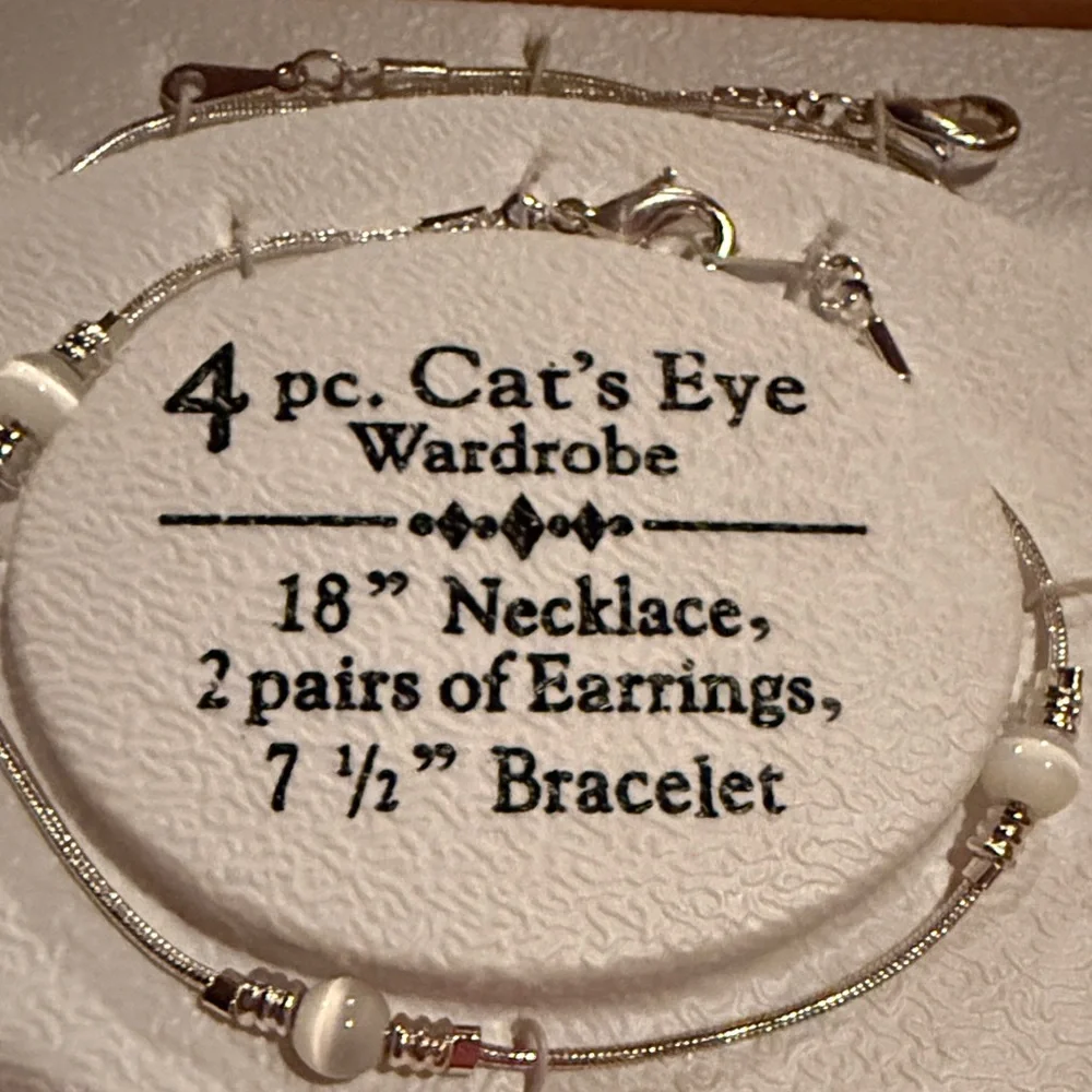 New! 3 piece Cat's Eye Jewelry Set - Picture 2 of 7
